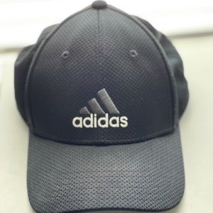Adidas Climalite black hat and is a S/M